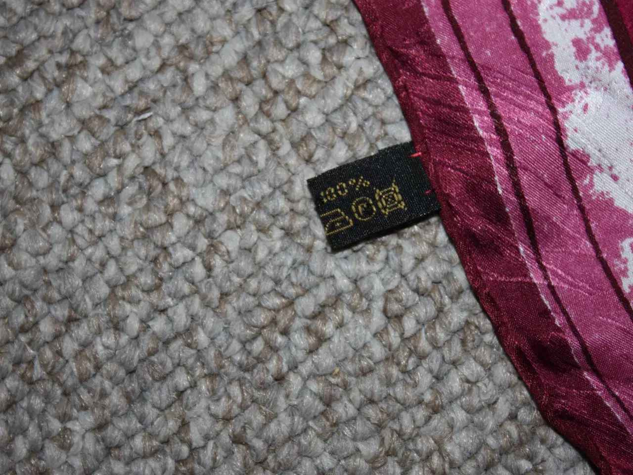 Billede 5 - Vintage silke tørklæde 85 cm x 85 cm 100% silk