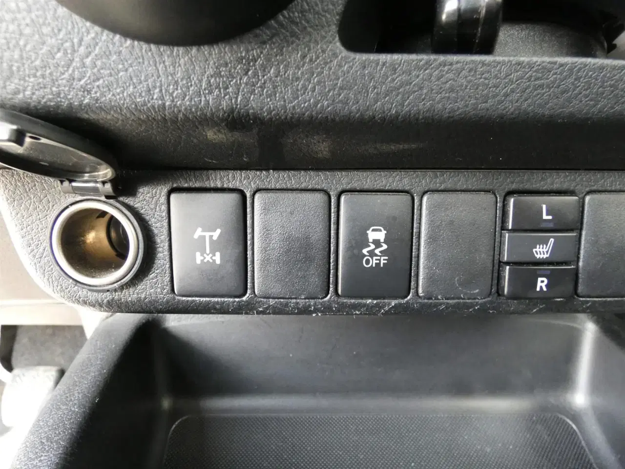 Billede 11 - Toyota HiLux Extra Cab 2,4 D-4D T2 AWD 150HK Pick-Up 6g