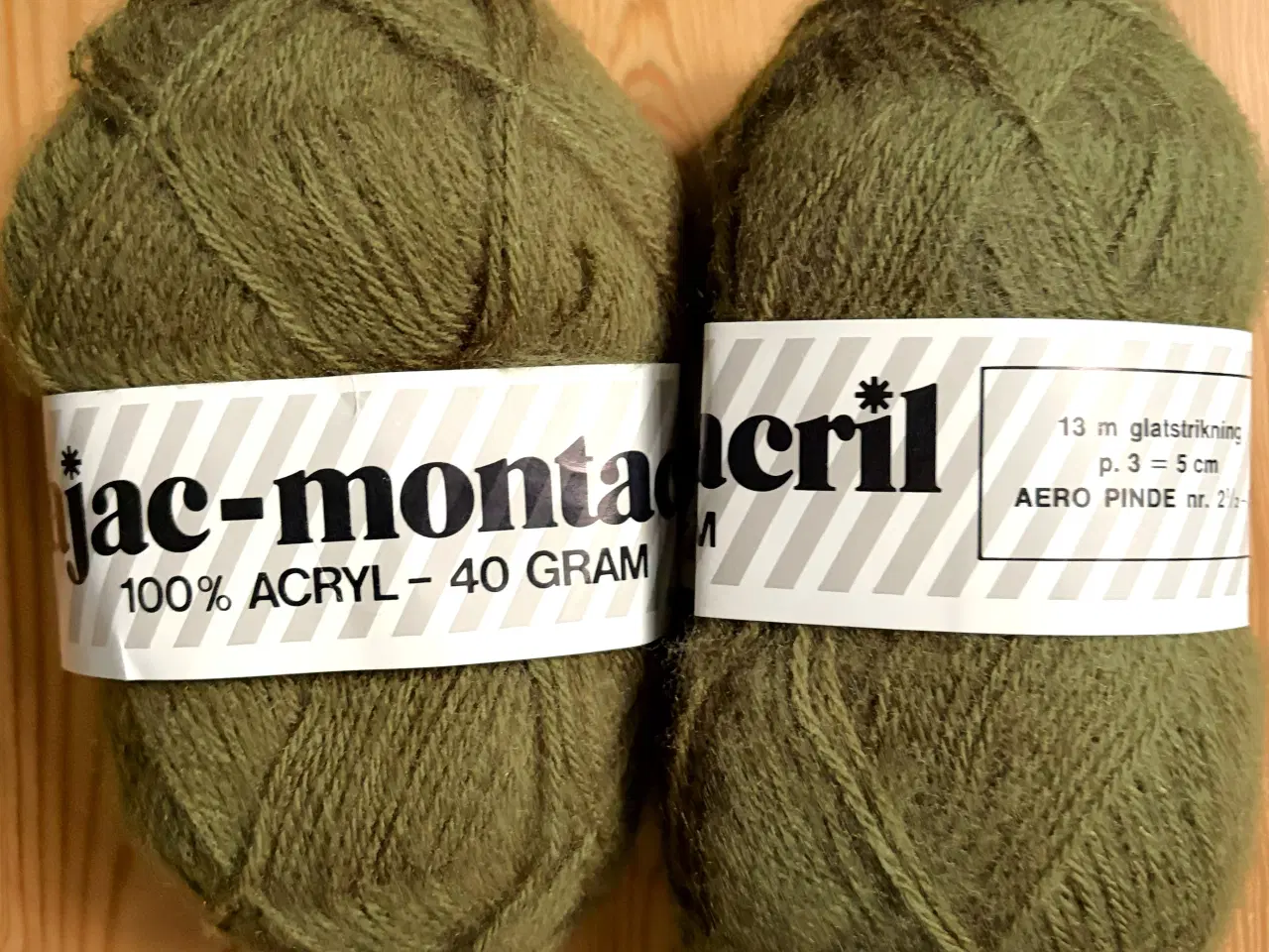 Billede 4 - 7 nøgler olivengrønt garn med let lodden effekt