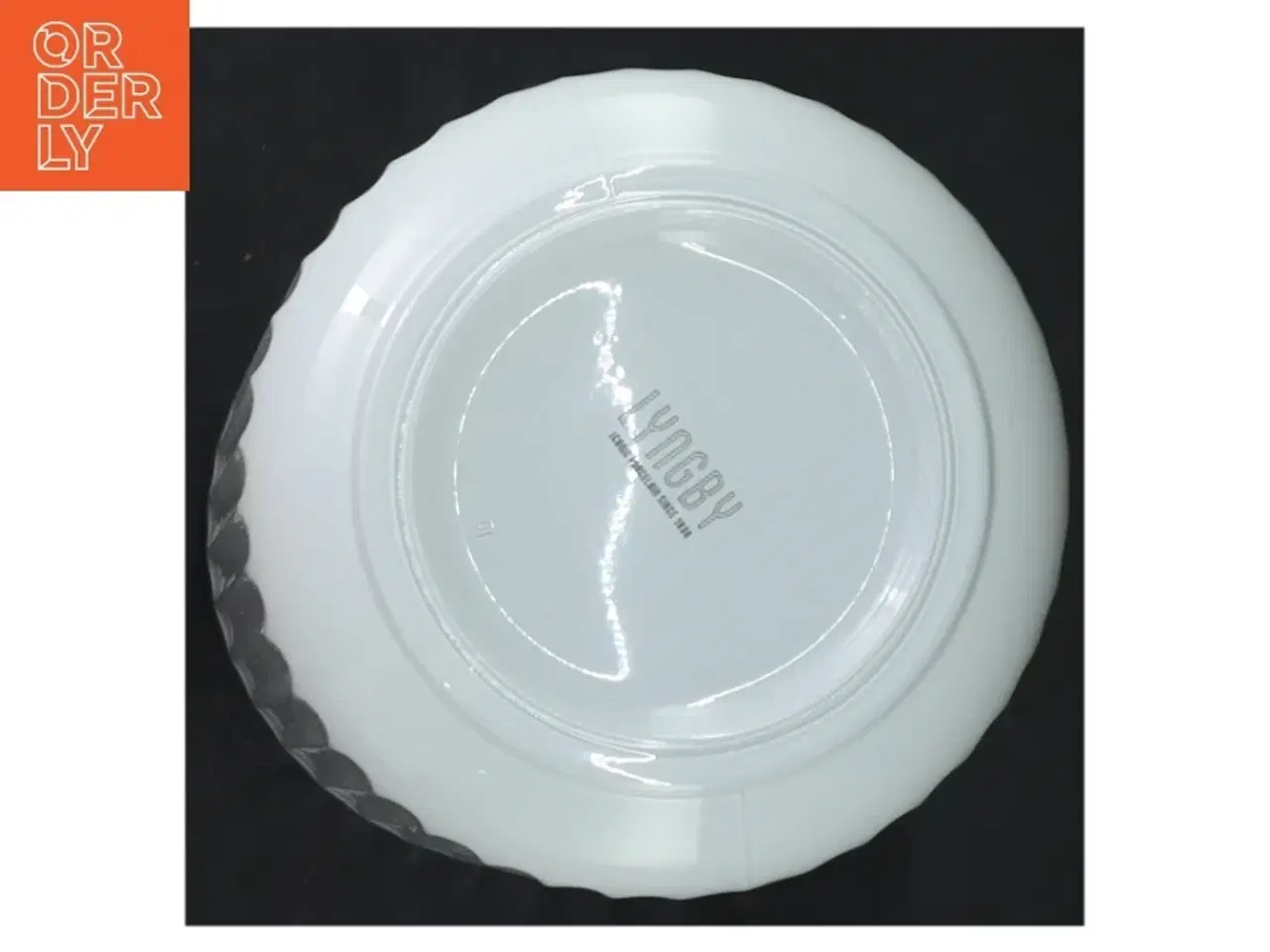 Billede 6 - Hvid porcelænsvase fra Lyngby (str. 20 cm)