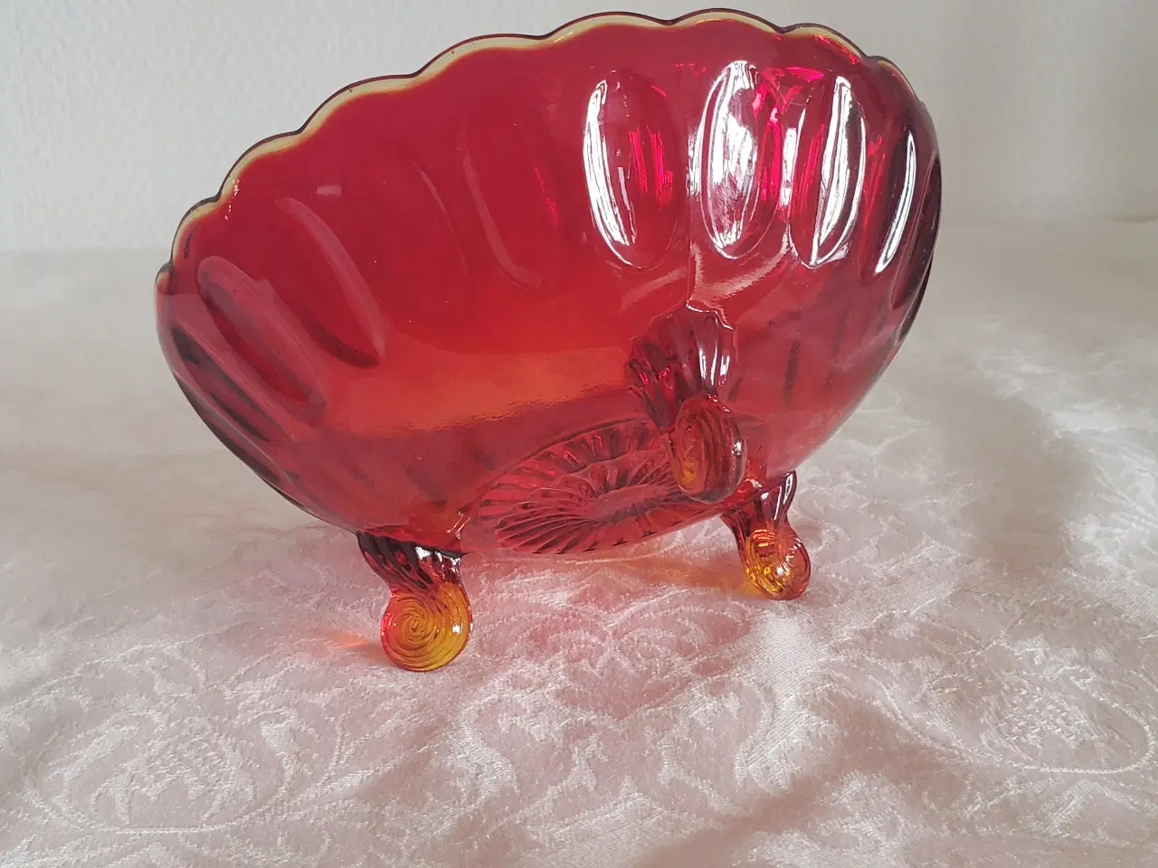 Billede 4 - Fyns Glasværk, lille rød glasskål 