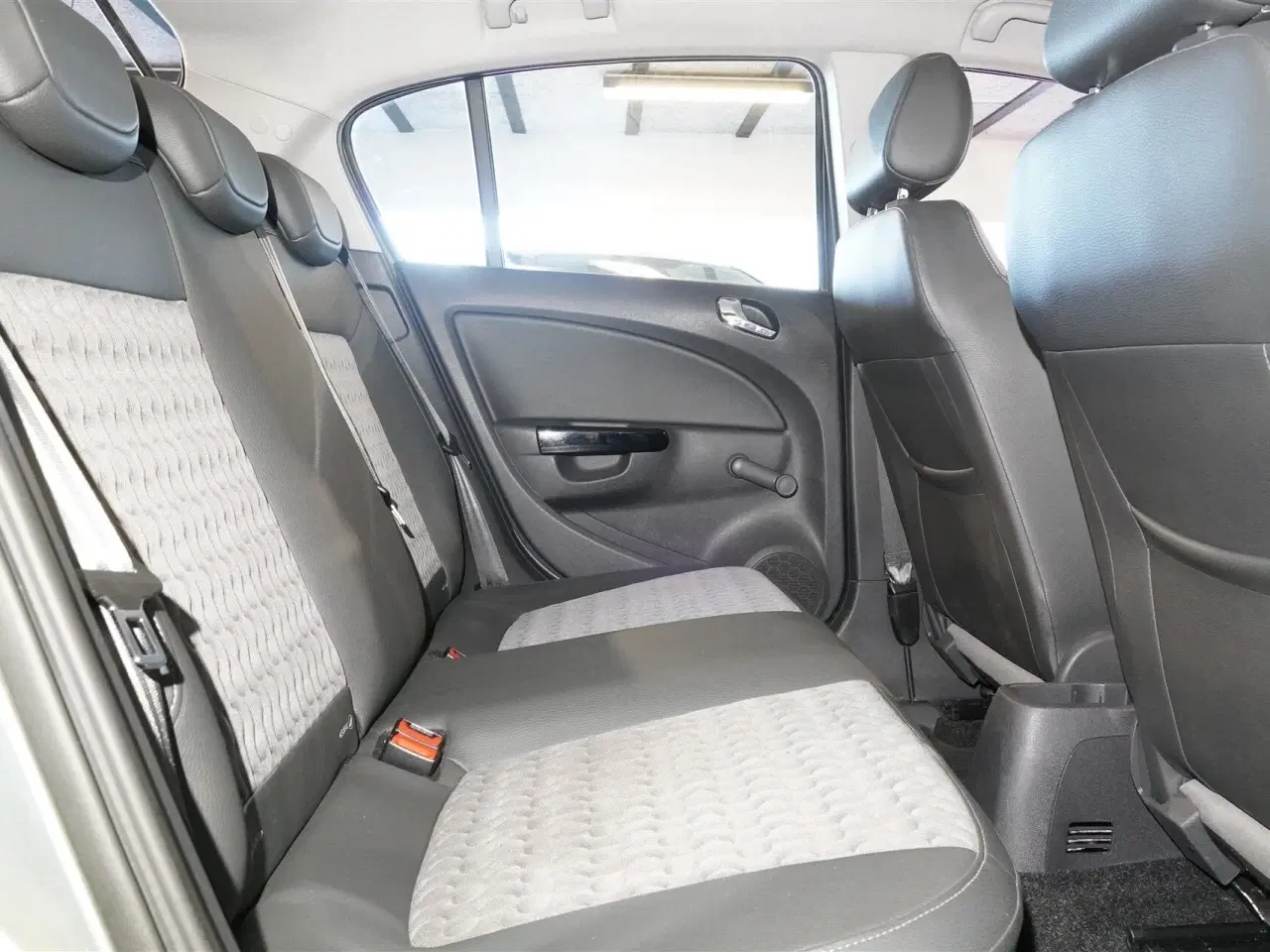 Billede 10 - Opel Corsa 1,3 DTH DPF Cosmo 95HK 5d 6g