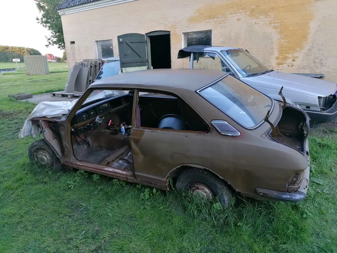 Billede 1 - Toyota Corolla KE20 reservedele