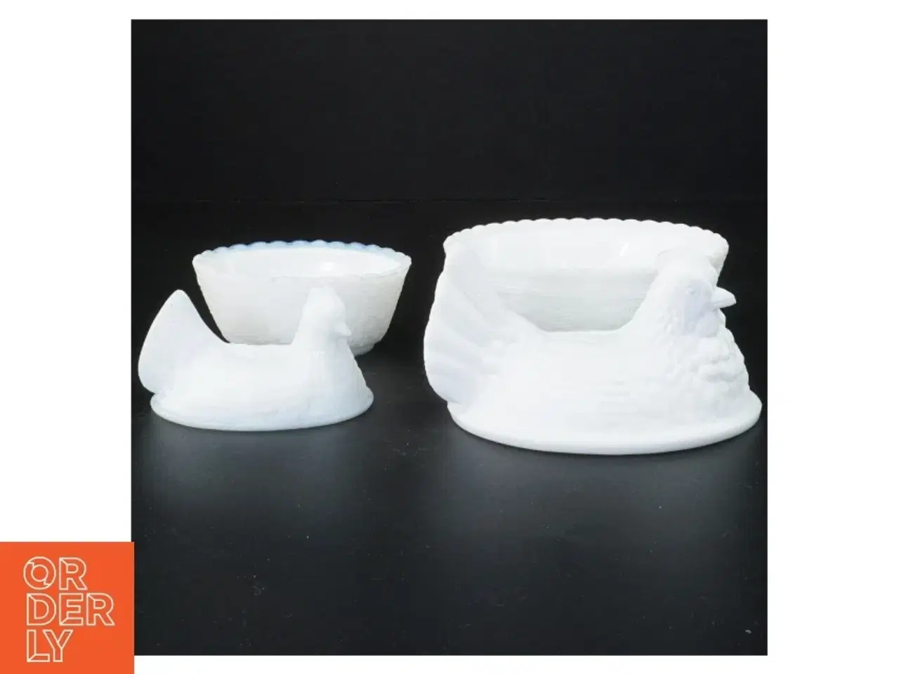 Billede 4 - 2 stk. Høns i kurv Opaline mælkeglas sæt (str. 14 x 11 x 11 cm og 10 x 7 komma 5 x 9 cm)