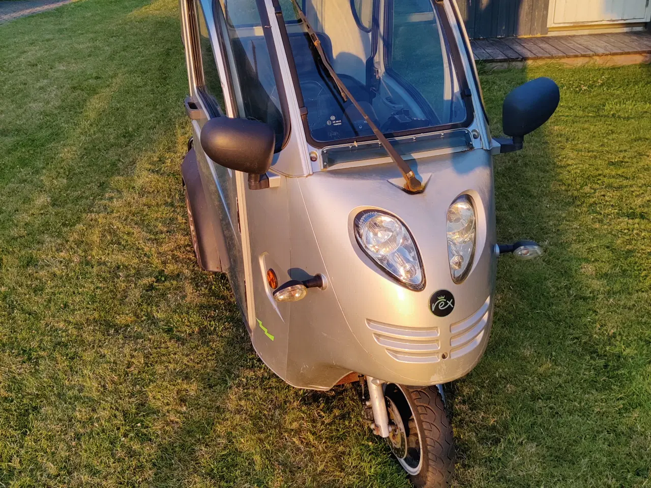 Billede 2 - Lukket el-scooter, med stort batteri