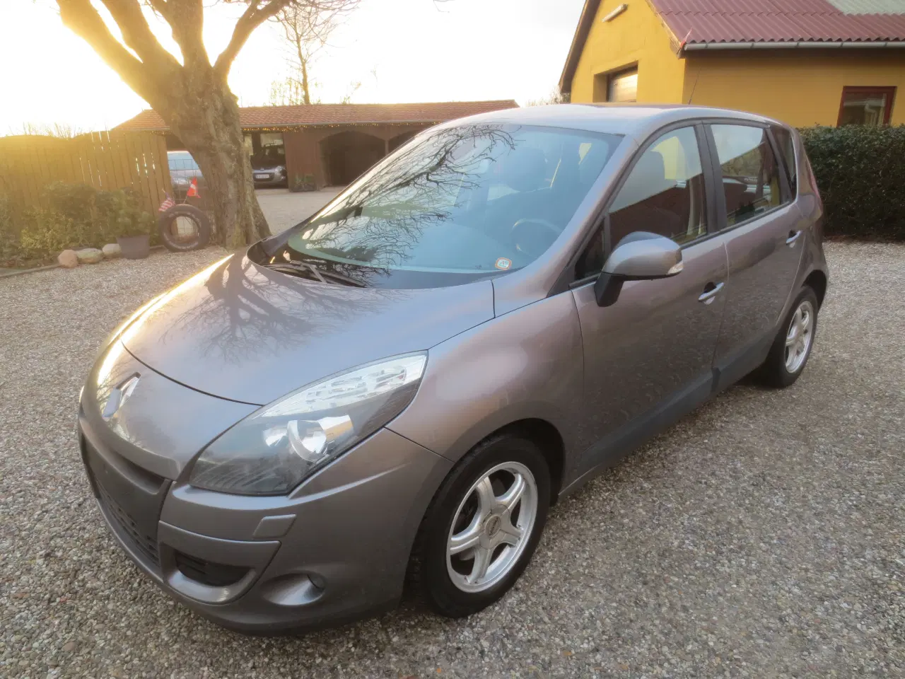 Billede 10 - Renault Scenic 1.9 DCi Nysynet m/træk