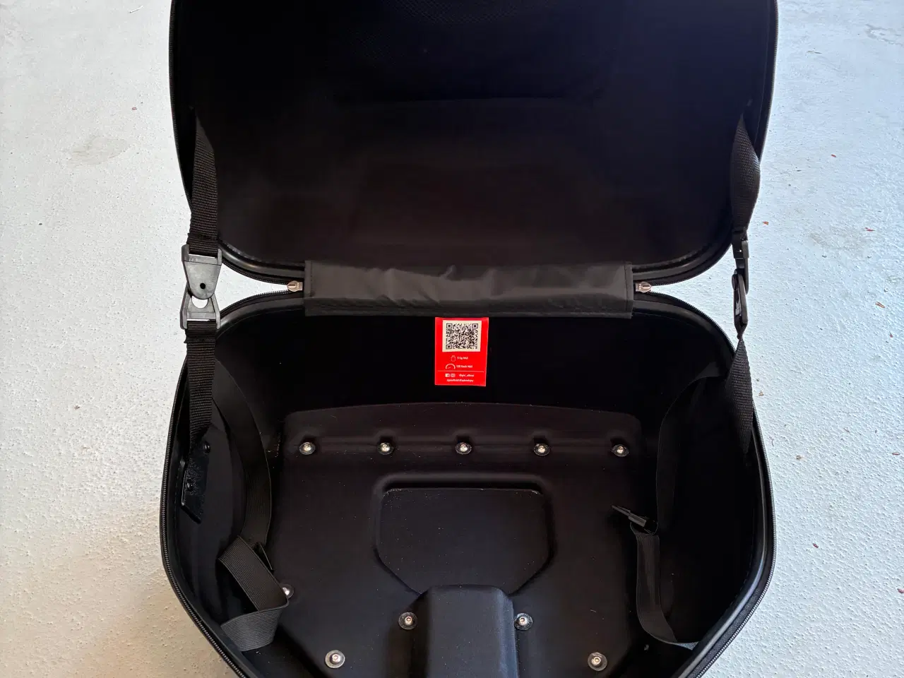Billede 2 - Mc topbox  GIVI weightless 901 med montage plade