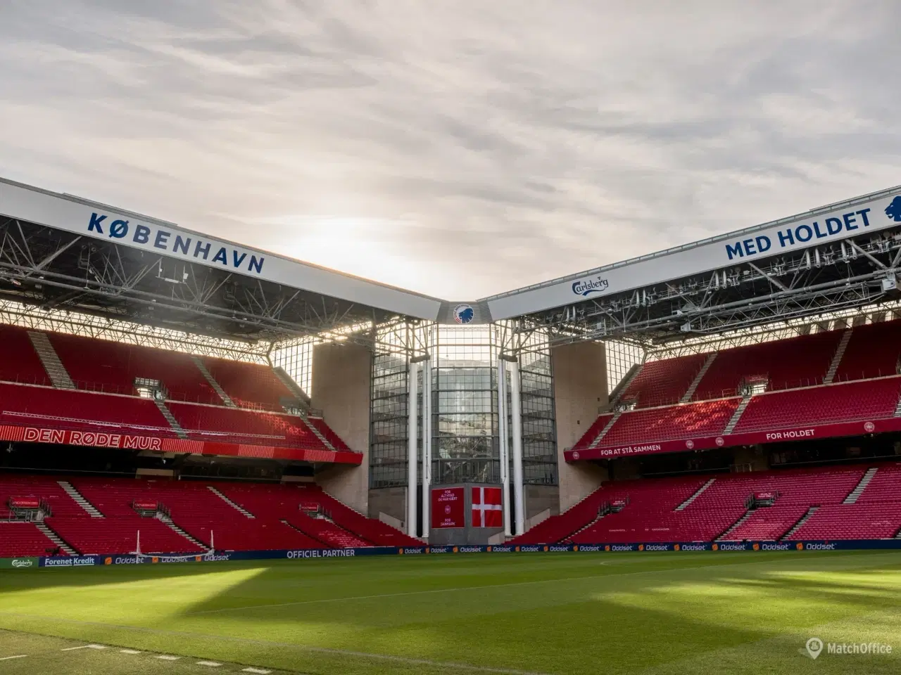 Billede 18 - Med kontor i Parken kan I spille bold med de bedste