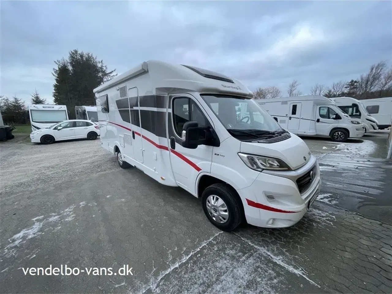 Billede 1 - 2021 - SunLight T 69 L   Quensbed med seperat toilet og bad