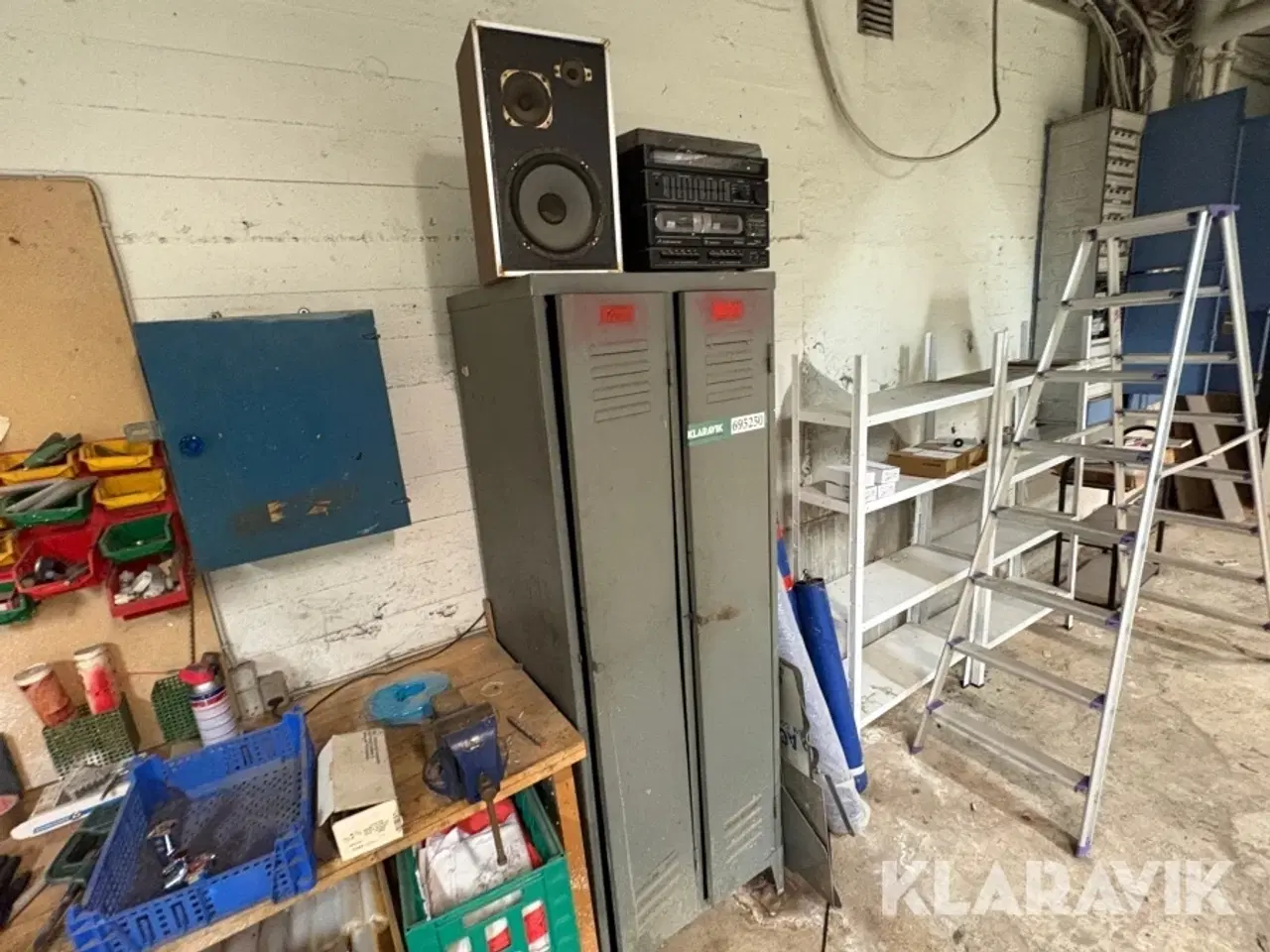 Billede 2 - Garderobeskab og stereoanlæg