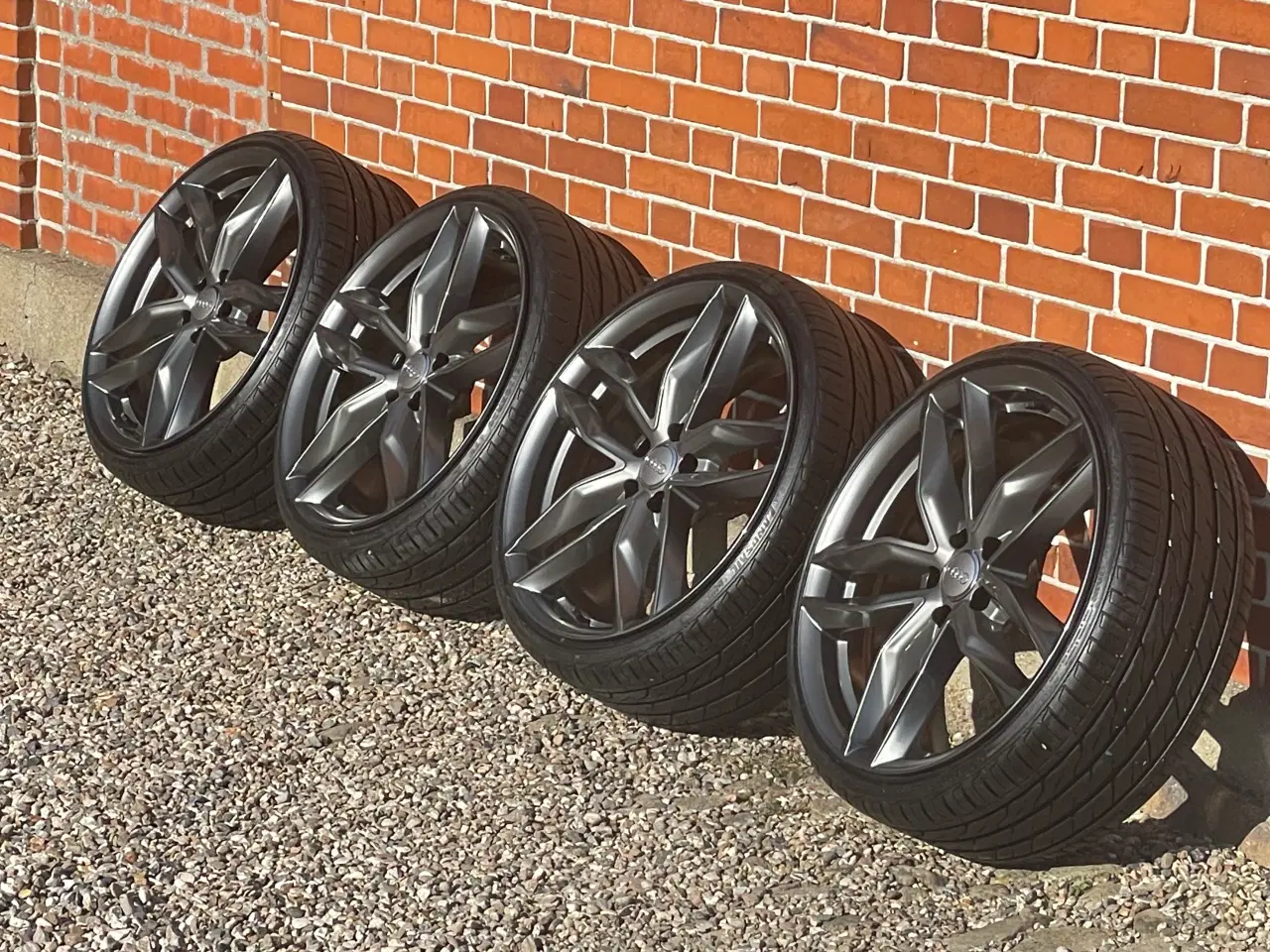 Billede 5 - alufælge 245/30 R20 krydsmål 5x112 90% mønster