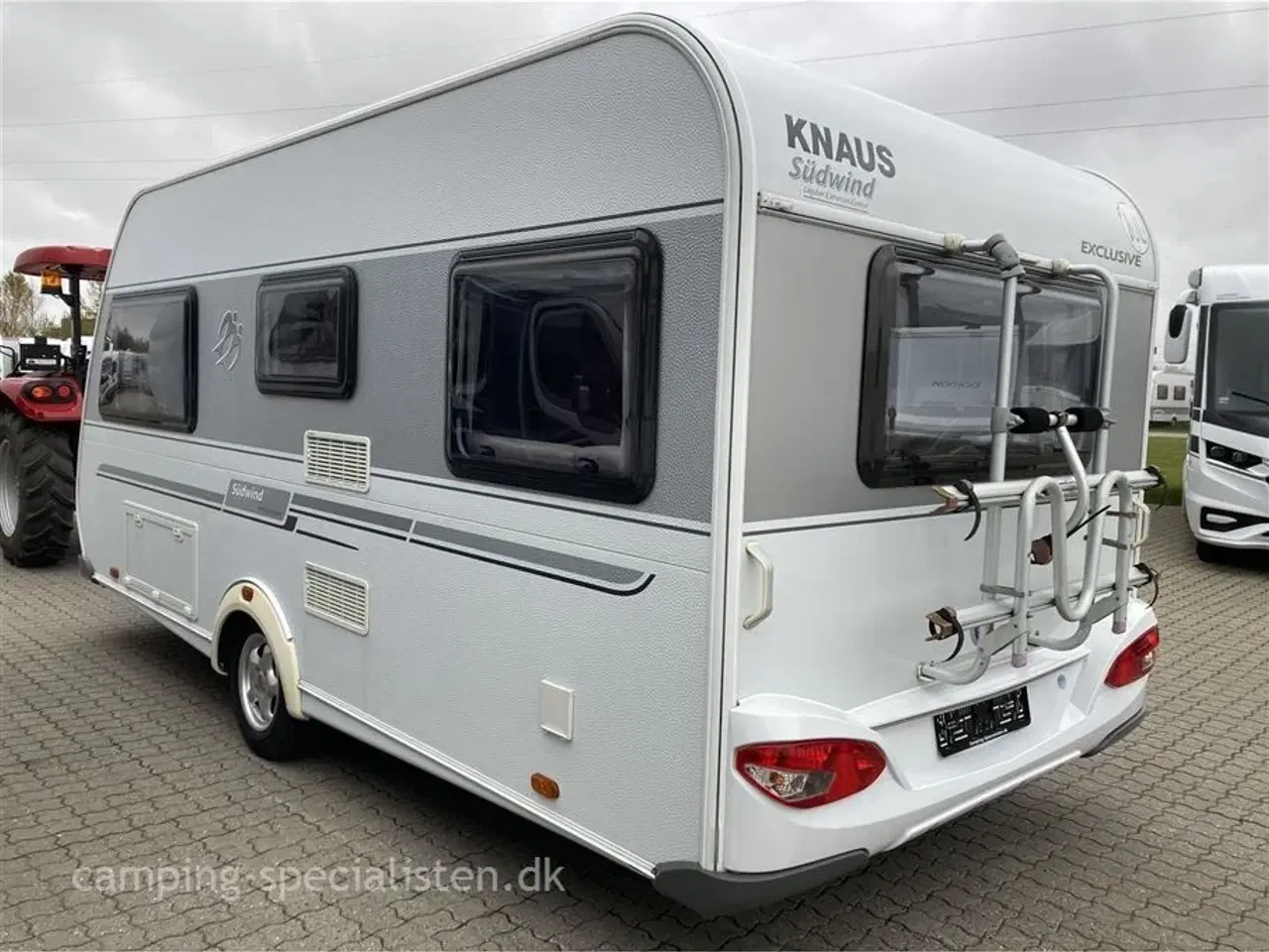 Billede 3 - 2011 - Knaus Südwind Exclusive 450 FU   Pæn og veludstyret Knaus Südwind Exclusive 450 FU fra 2011 - Kan nu opleves hos Camping-Specialisten i Silkeborg