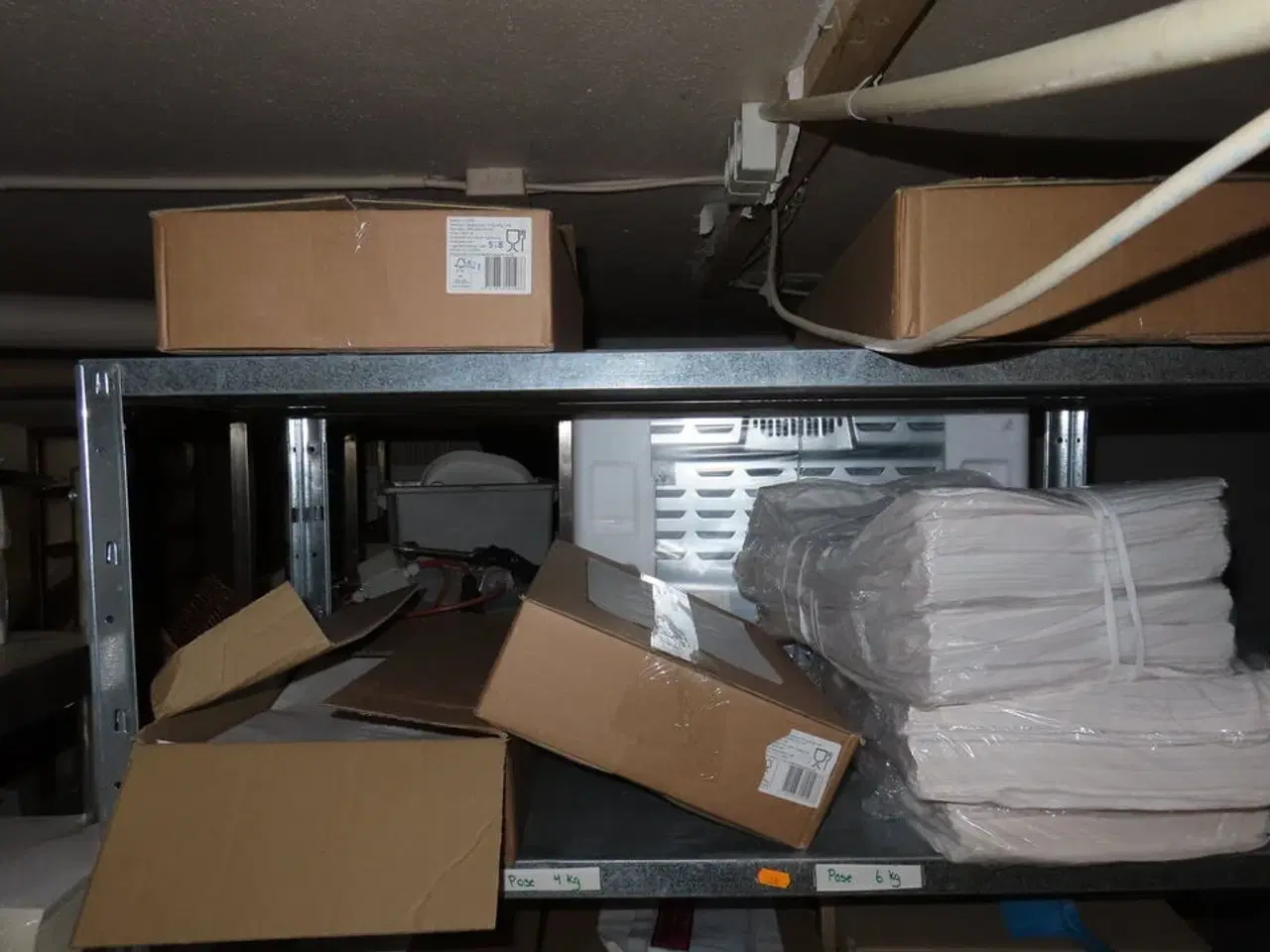 Billede 29 - Div. reoler og indhold