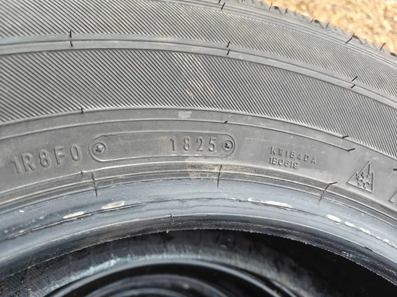 Billede 3 - 215/75-16 vinterdæk