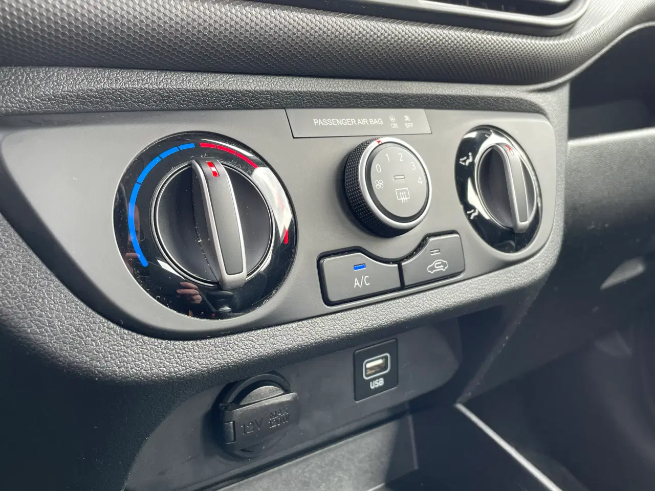 Billede 14 - Hyundai i10 1.0 Essential – Veludstyret, økonomisk