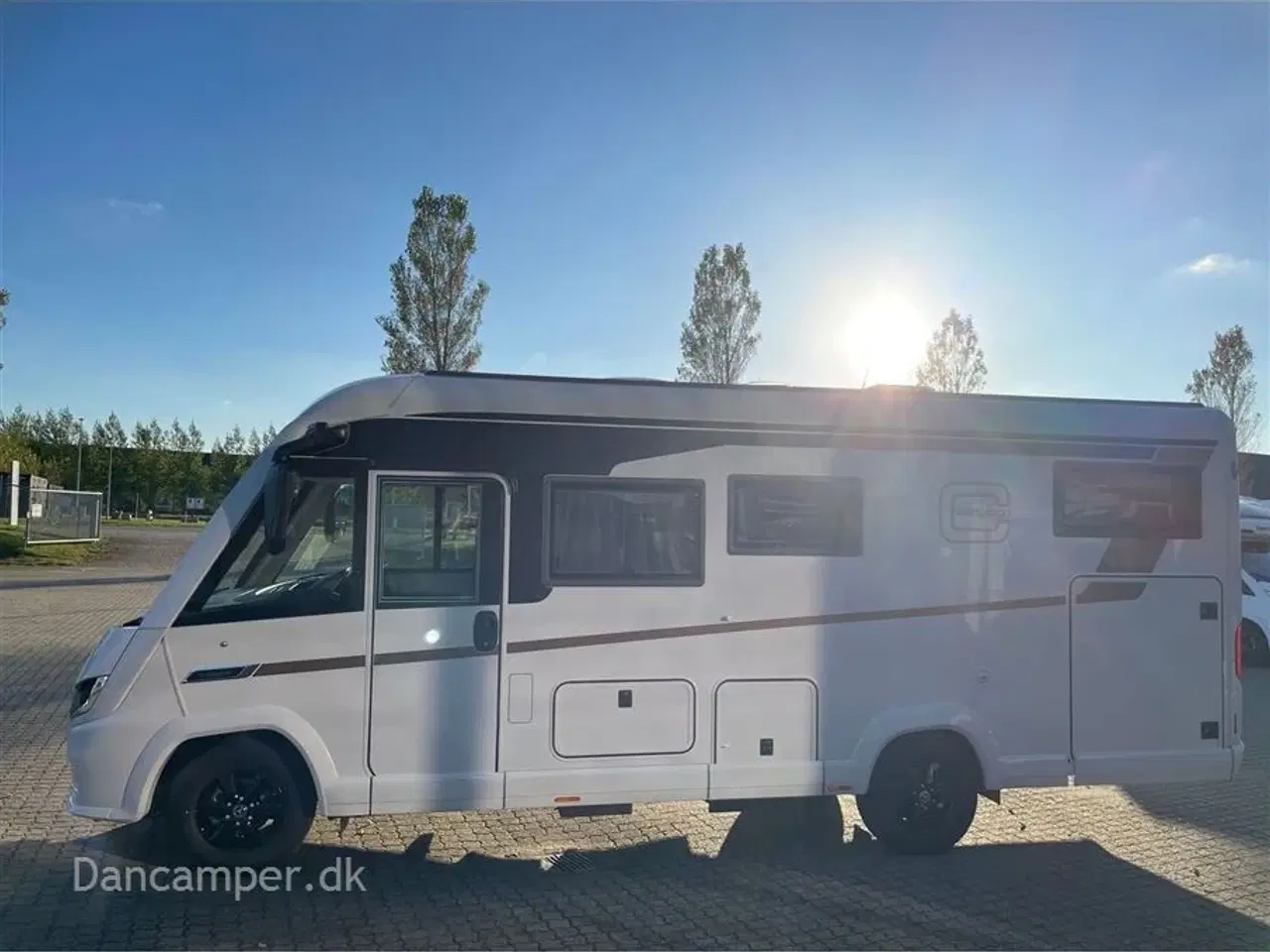 Billede 5 - 2026 - Carthago c-tourer I 145 LE   Design og komfort når det er bedst! MERCEDES 170 Hk, 9-trin aut.gear, adaptiv fartpilot,  4,2/4,5 tons totalvægt