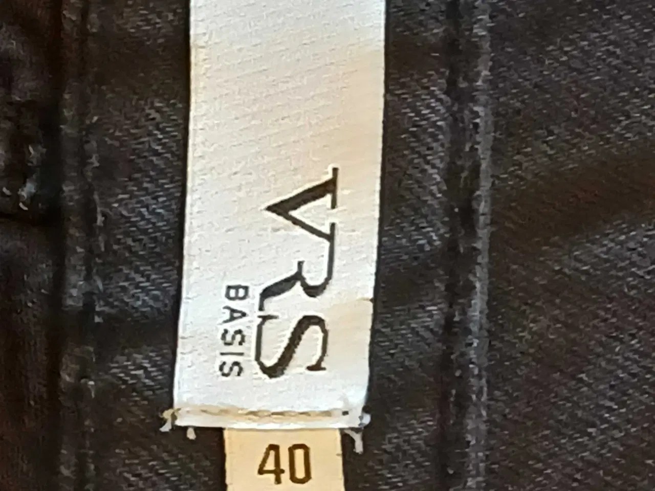 Billede 3 - VRS denim shorts str 40