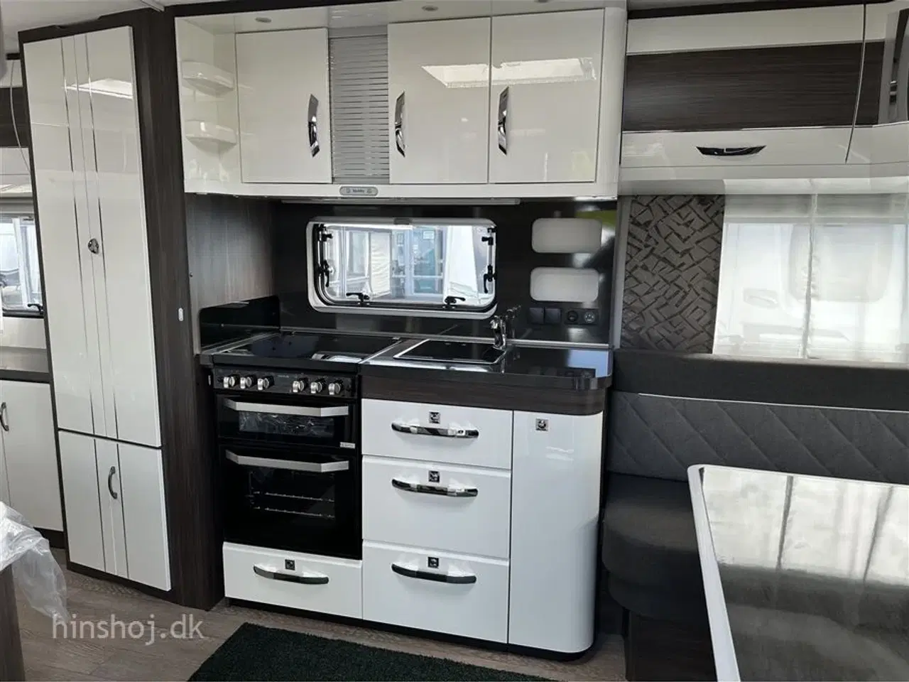 Billede 4 - 2025 - Hobby Prestige 560 WFU   Dejlig vogn med rundsidegruppe og franskseng fra Hinshøj Caravan A/S
