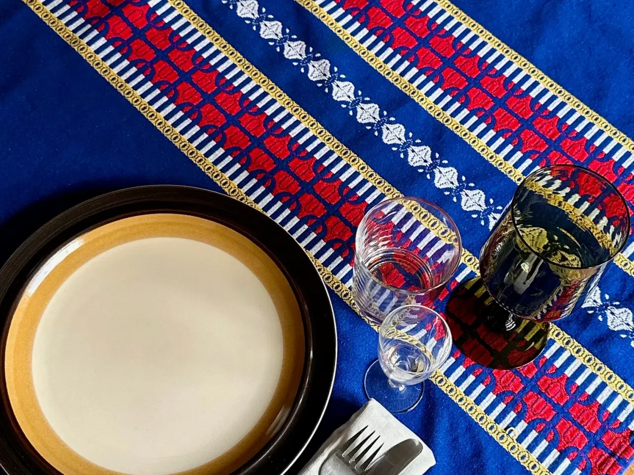 Billede 3 - Blå juledug m vævning, 130 x 117 cm