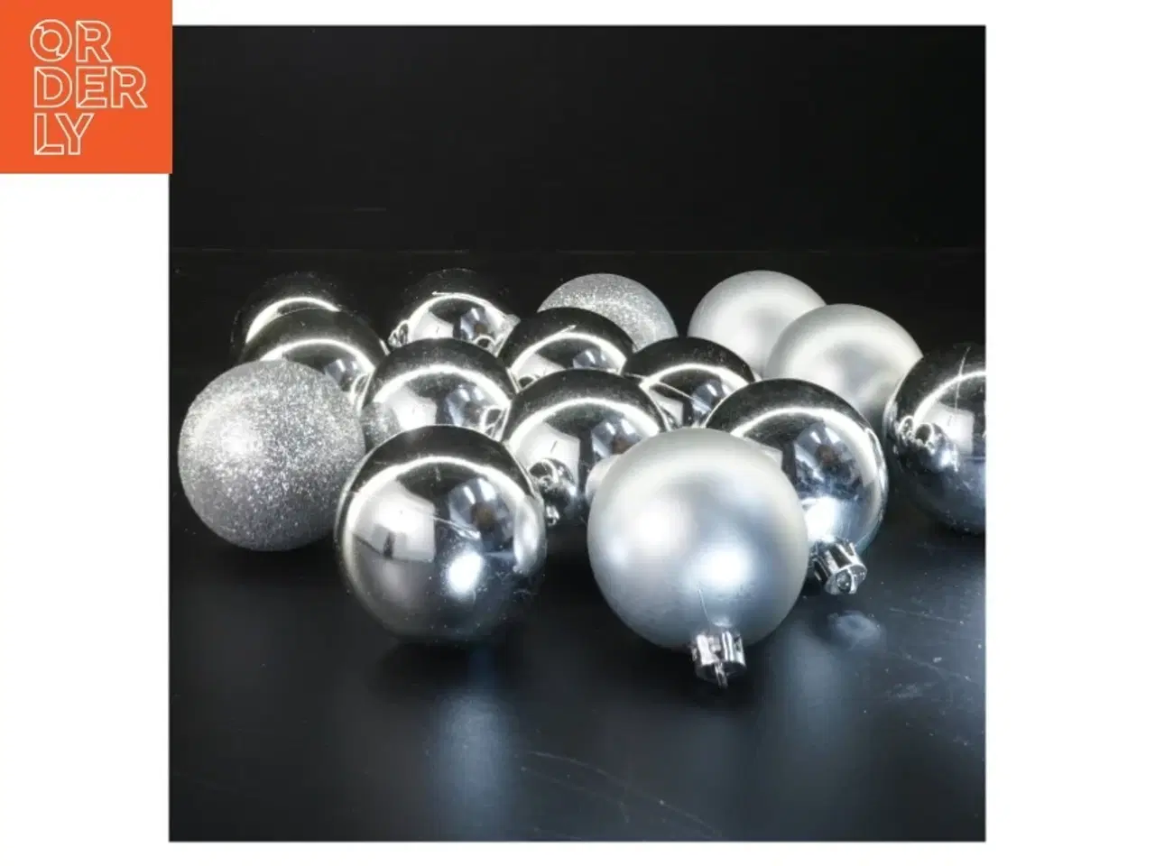 Billede 2 - Sæt af sølv juletræsornamenter, Ø 6 cm (str. Ø 6 cm)