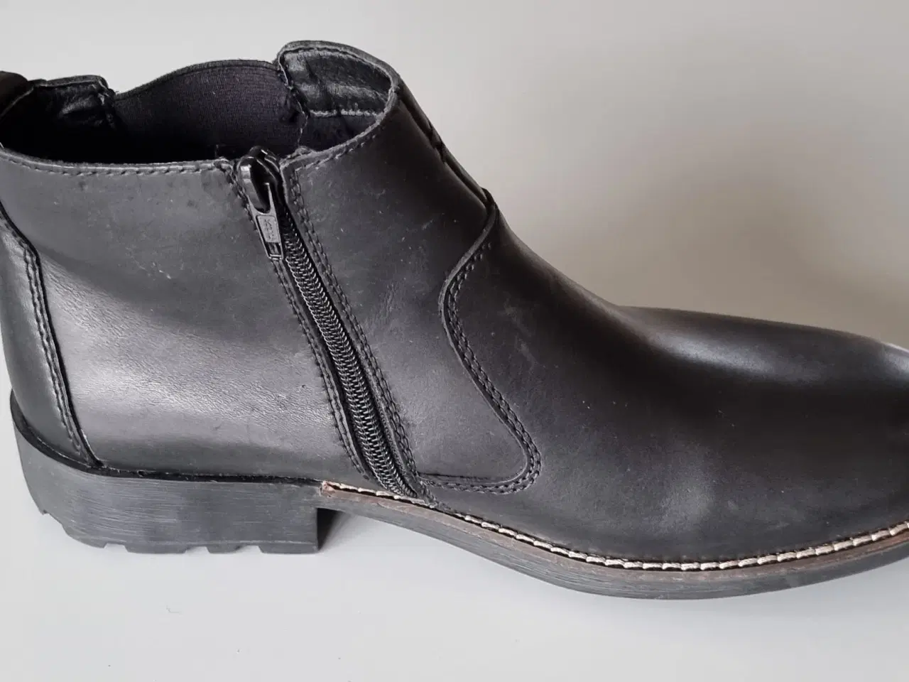 Billede 3 - Sorte Rieker herrestøvler str. 41 - som nye