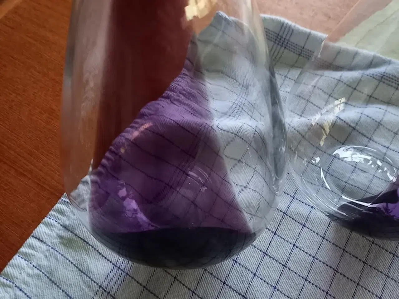 Billede 2 - 2 massive glasvaser