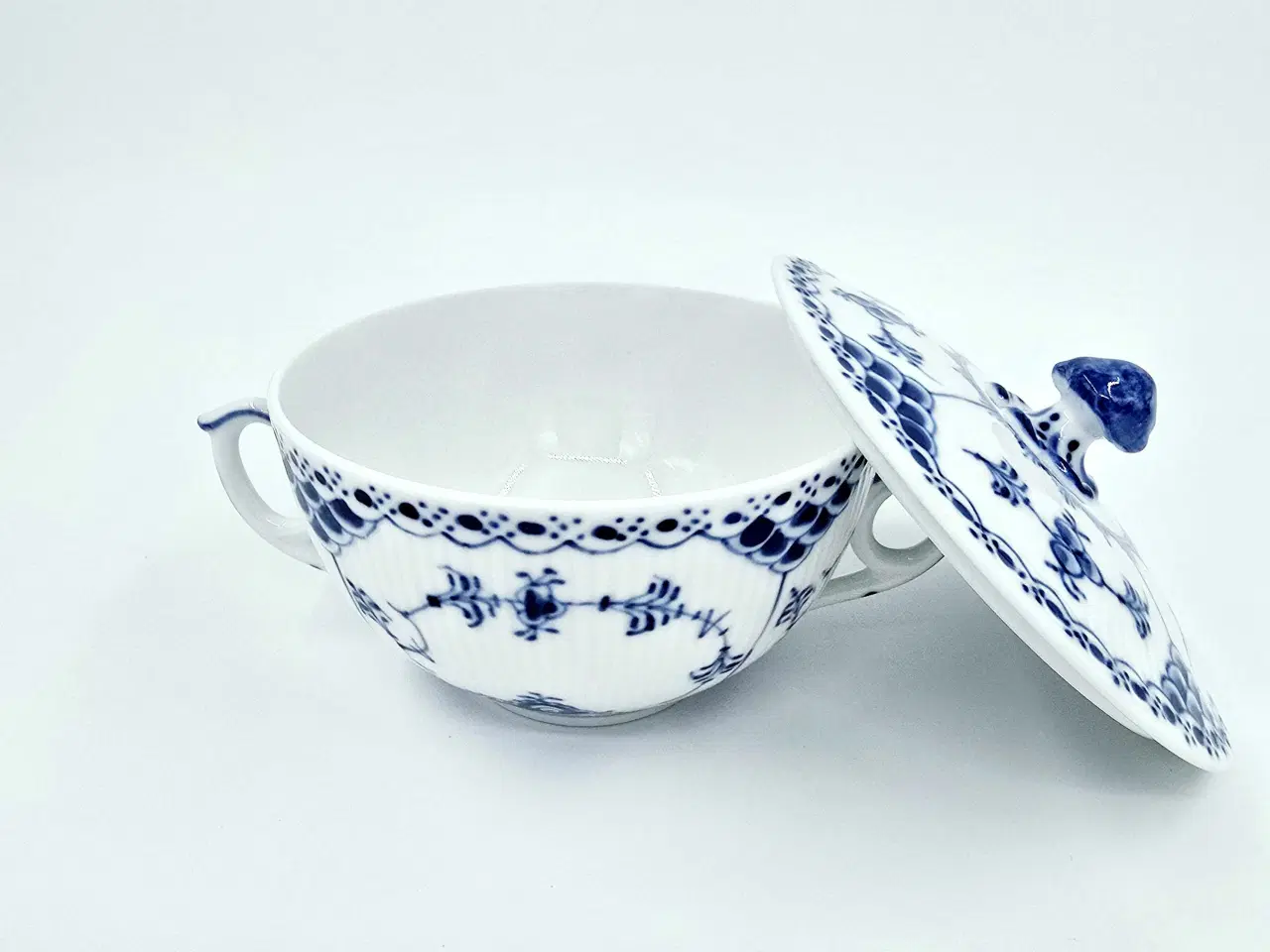 Billede 10 - Musselmalet Halvblonde Bouillonkop med låg Porcelæ