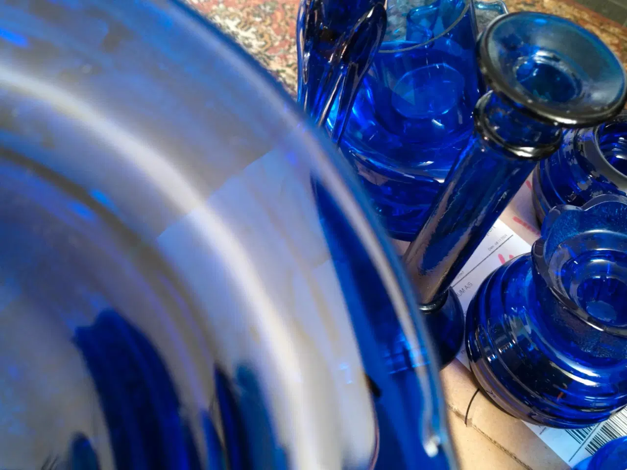 Billede 4 - 🟦 Stort mørkeblåt glasstel + retro plastbeholdere