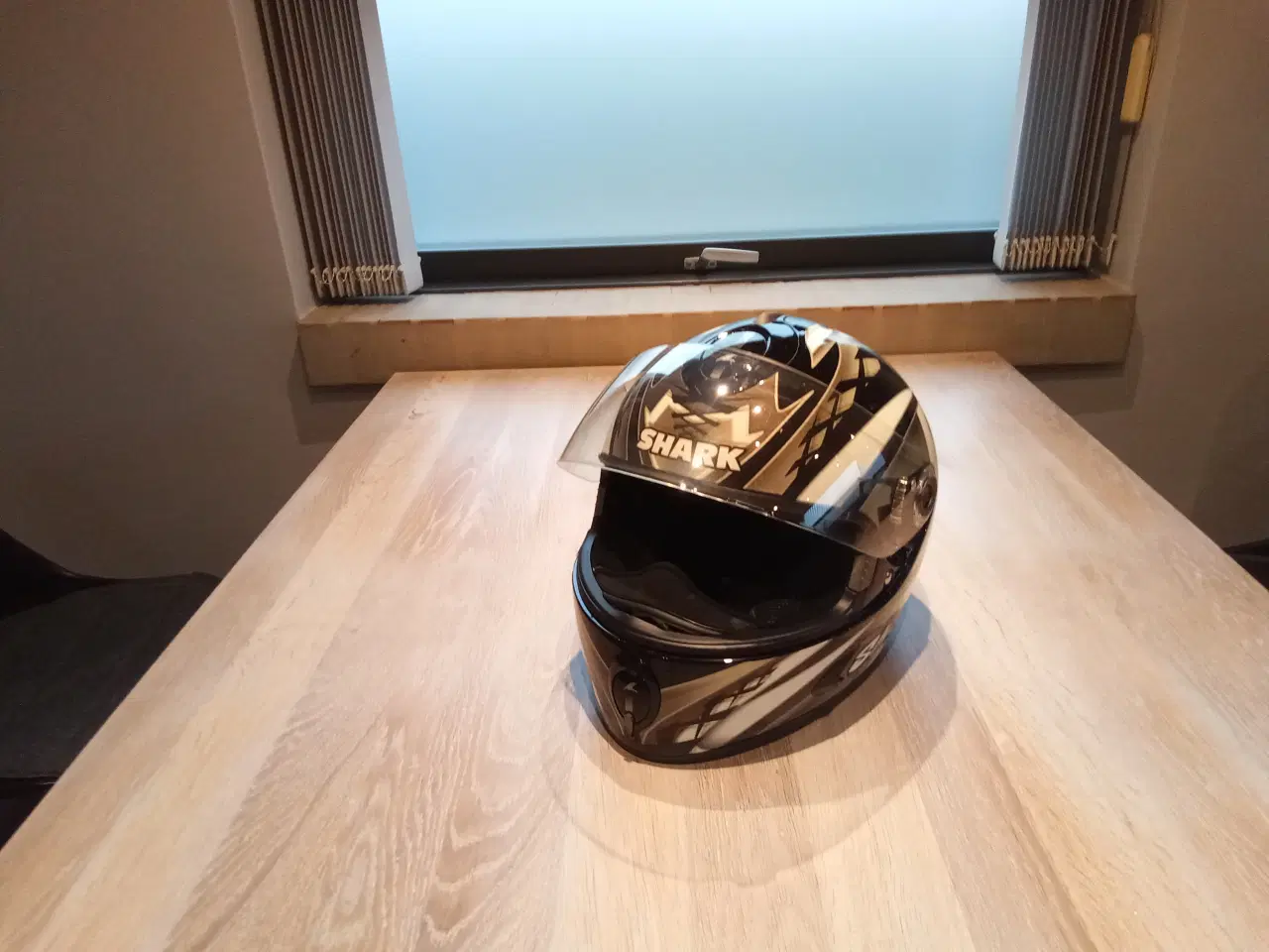 Billede 3 - Shark styrthjelm
