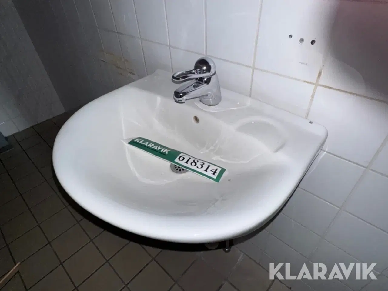 Billede 3 - Handicap Toilet og håndvask