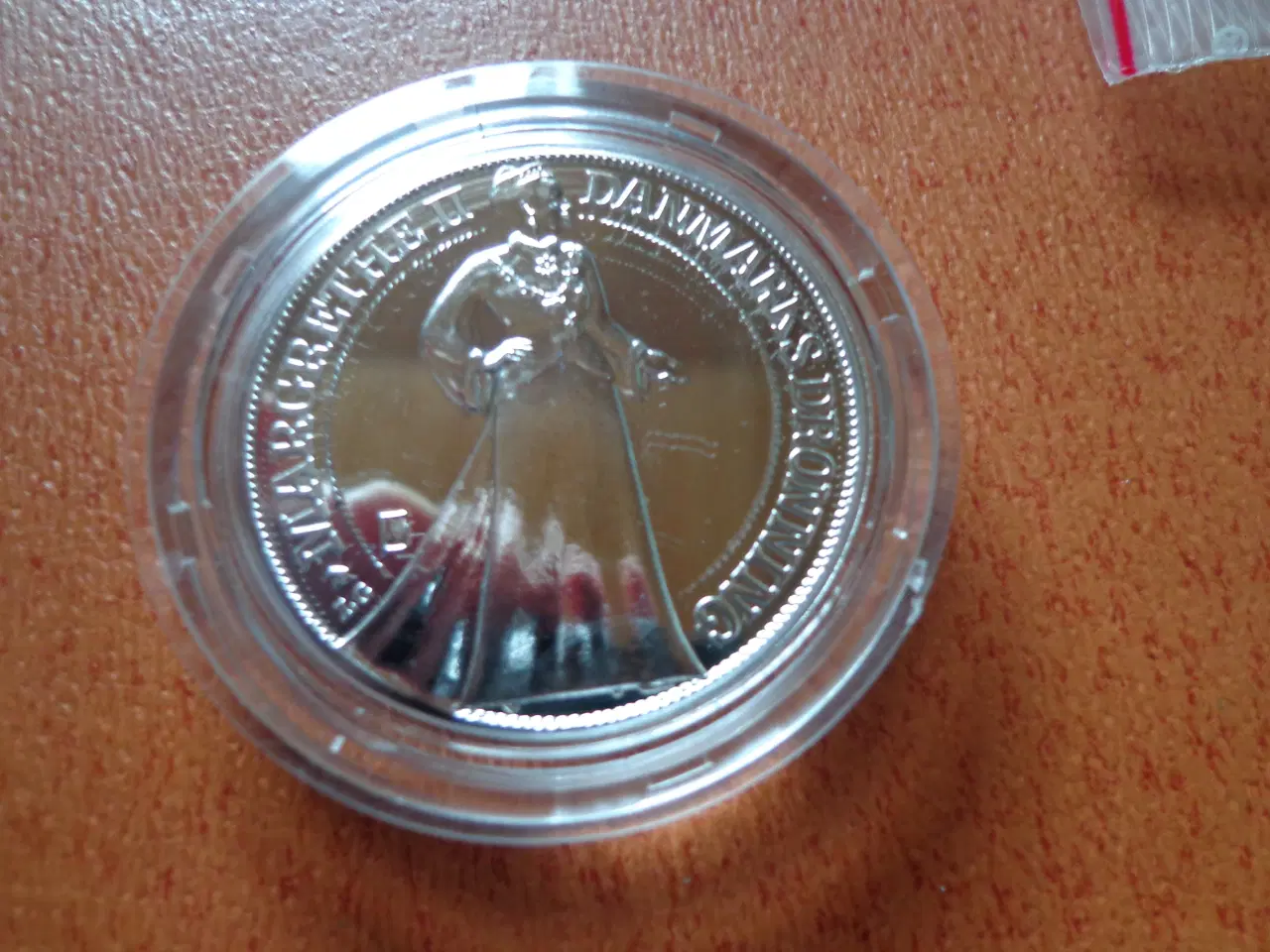 Billede 1 - 200 kr. sølvmønt fra Dr. Margrethes 25 års jub.