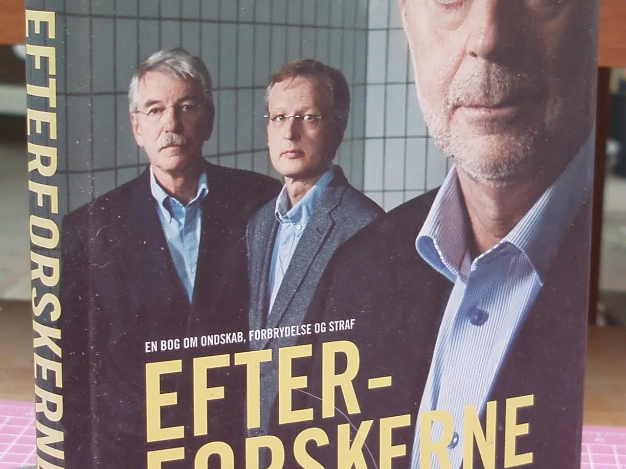 Billede 1 - Efterforskerne - Bent Isager-Nielsen