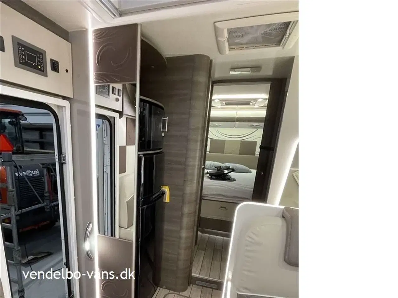 Billede 6 - 2021 - McLouis Nevis 879 G Matic   Højdejusterbar dobbeltseng i bag - stor garage - 160 HK automatgear