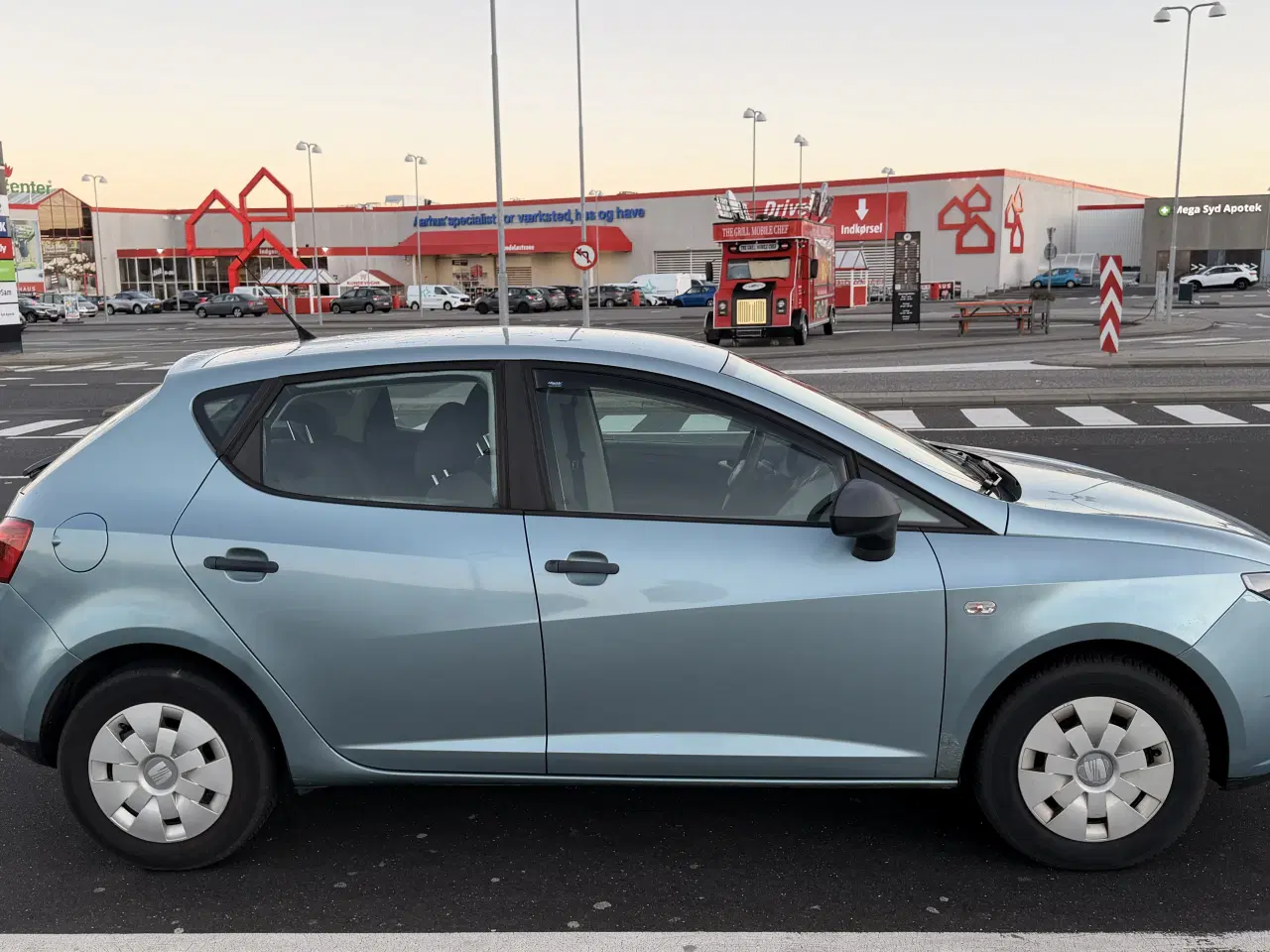 Billede 3 - Evt. bytte. Økonomisk Seat med lavt km tal. 