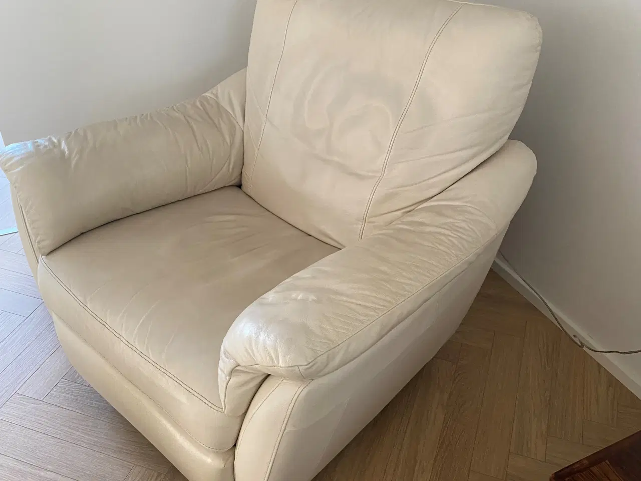 Billede 6 - Sofa+lænestole-2 stk - læder - giv et seriøst bud
