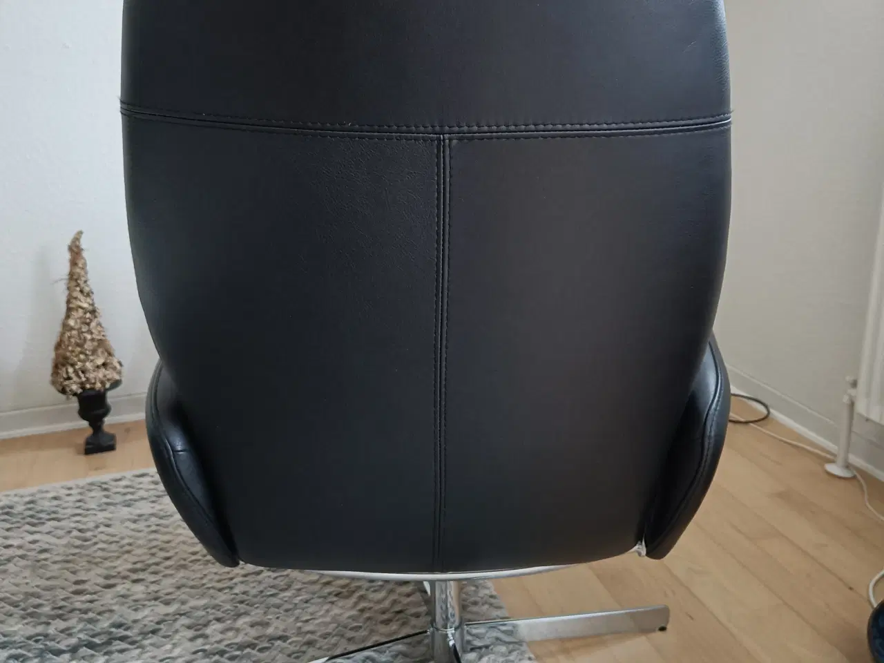 Billede 3 - Læderstol på drejefod 