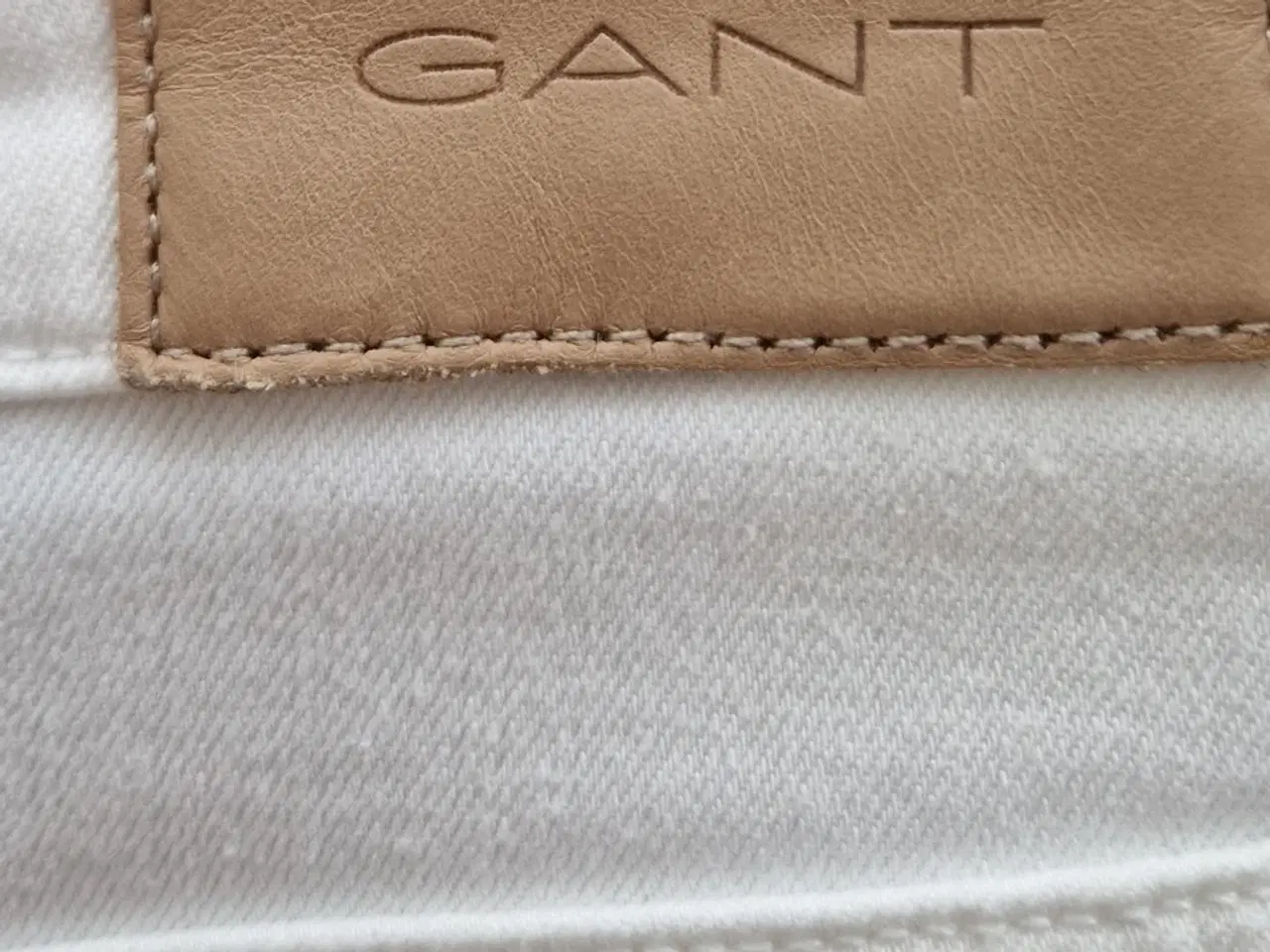 Billede 4 - Nederdel, hvid canvas med stretch, mrk. Gant