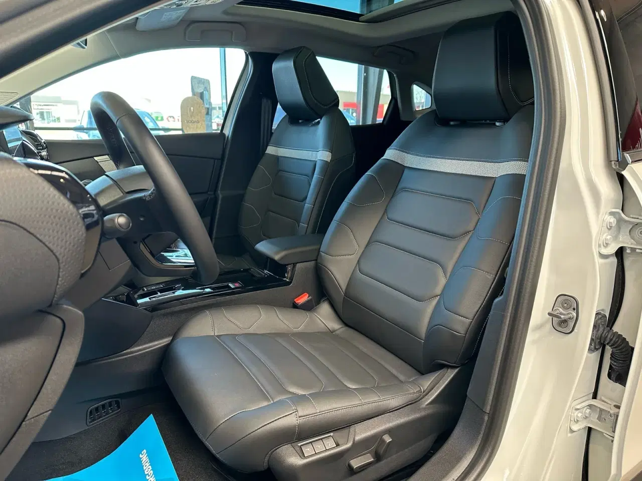 Billede 6 - Citroën ë-C4 X 50 Palais Sky