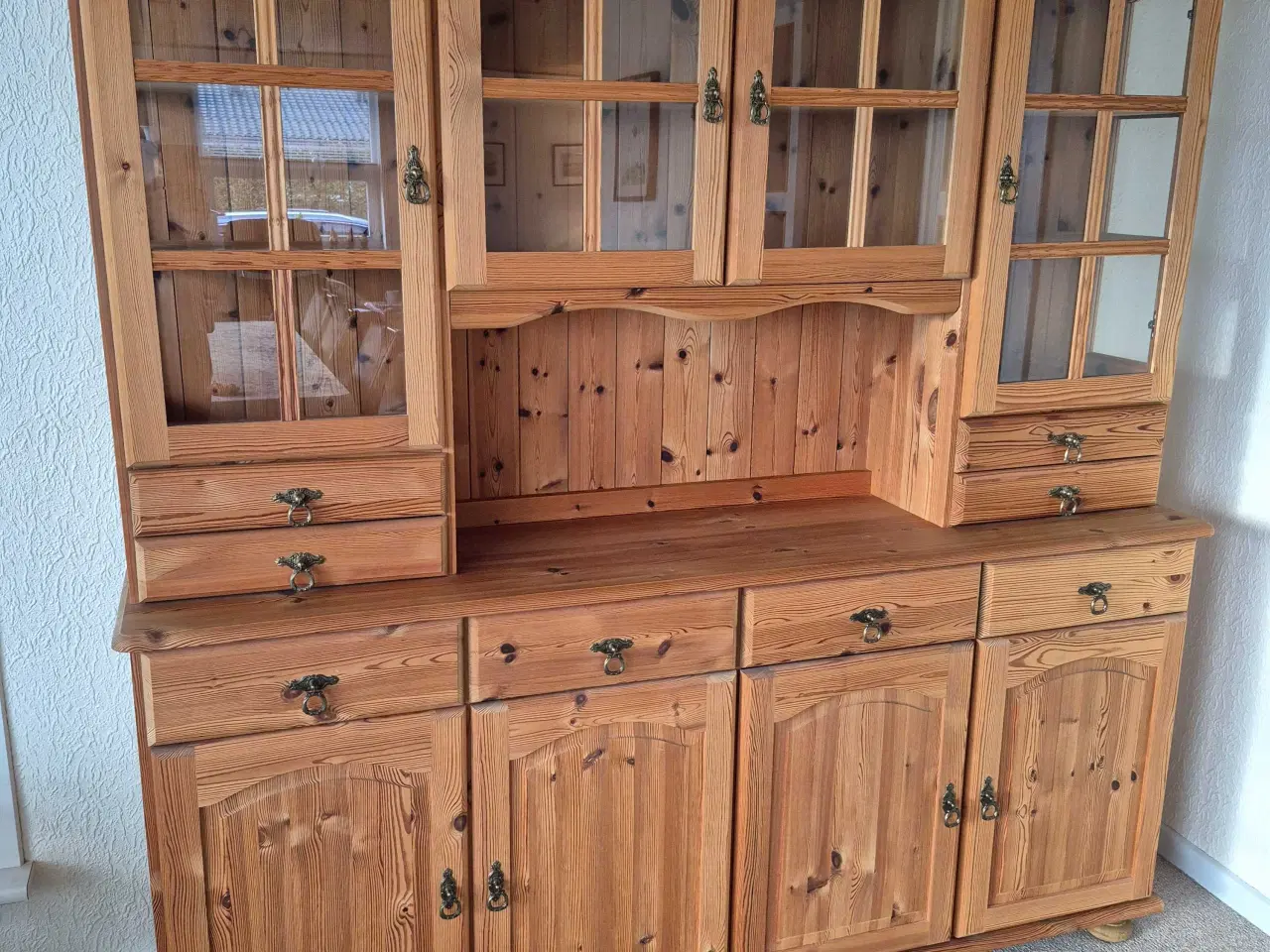 Billede 1 - Skænk med vitrine