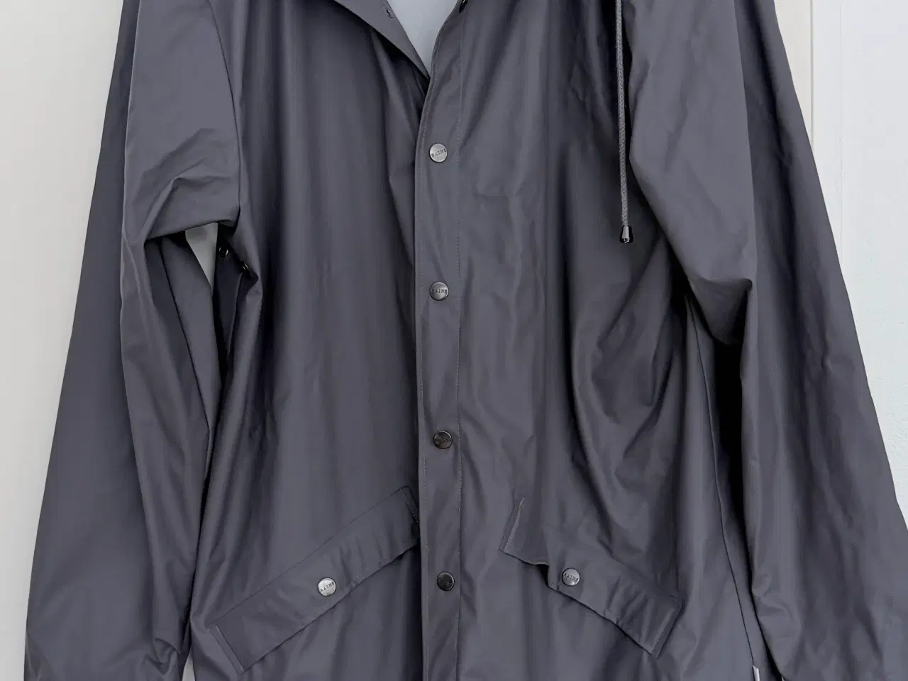 Billede 1 - Rains regnfrakke. Som ny. 