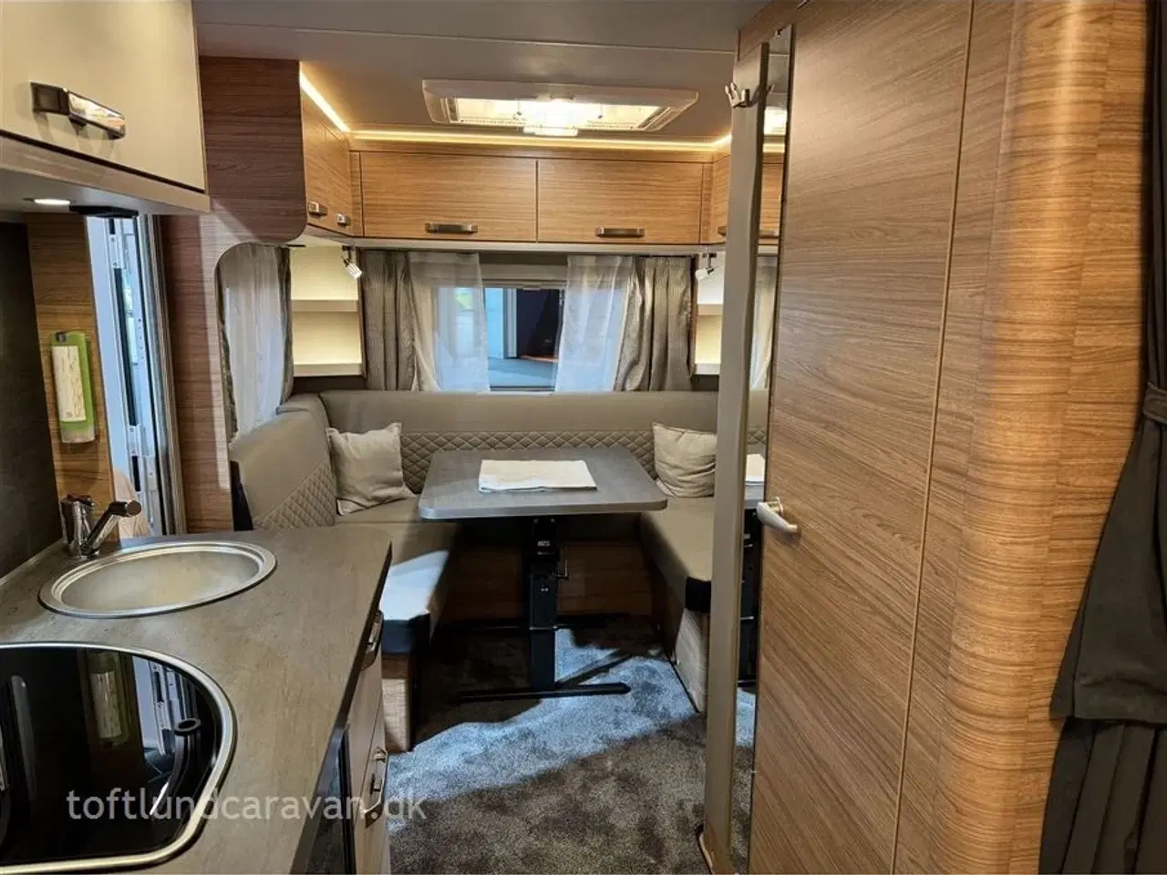 Billede 6 - 2025 - Weinsberg CaraOne 480 EU HOT EDITION   FABRIKSNY HOT 2025 kampagnevogn med masser af udstyr. BYGGET AF KNAUS/ TABBERT, NU PÅ LAGER