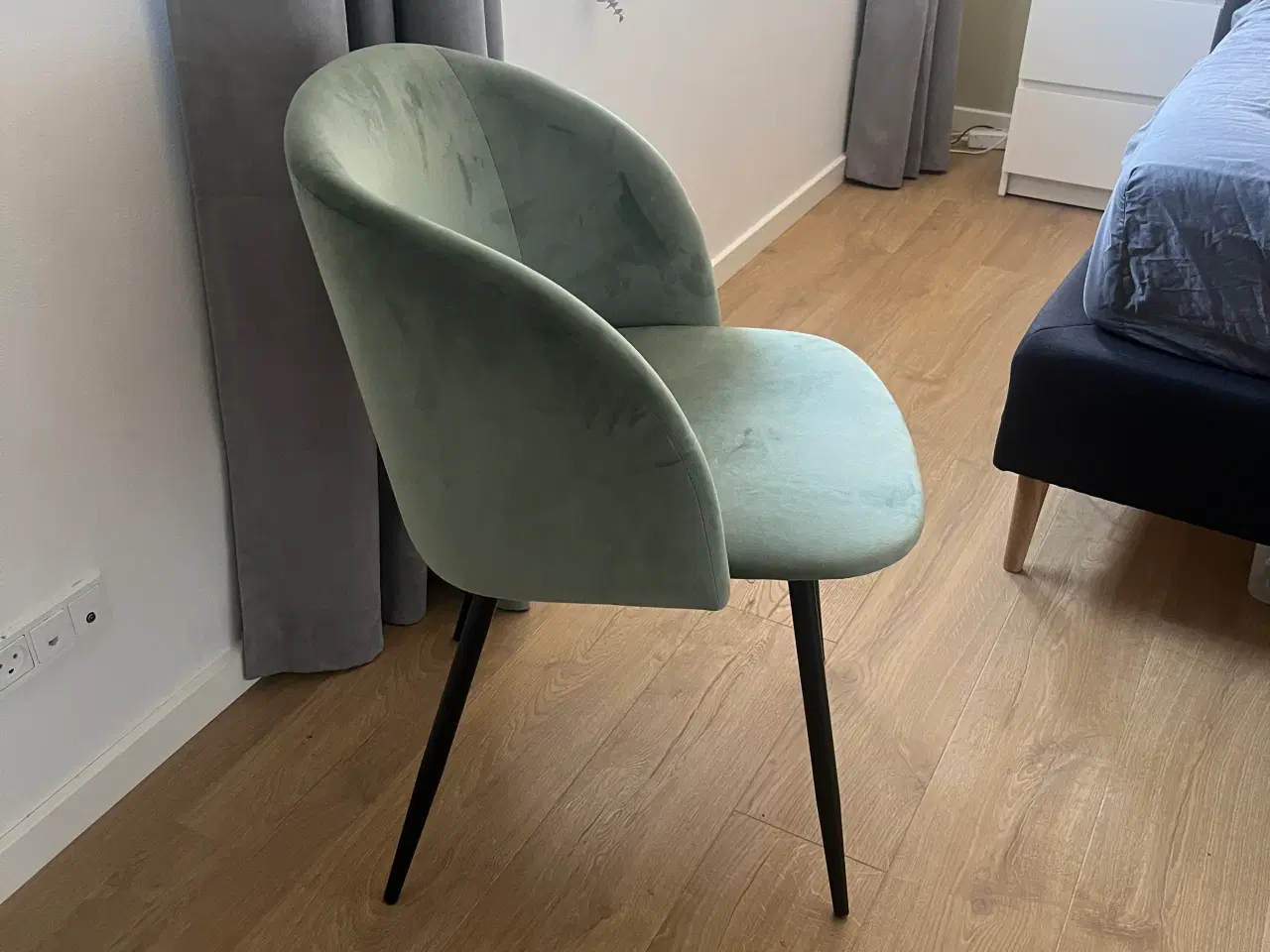 Billede 2 - Velour stol fra Søstrene Grene