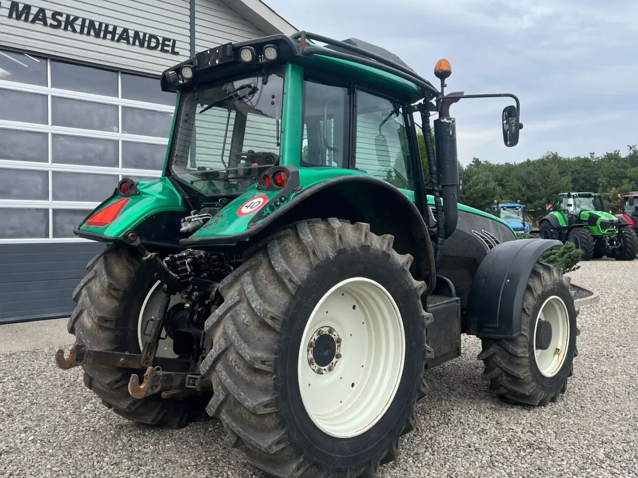 Billede 16 - Valtra T202 Direct med skovinddækning og frontlift