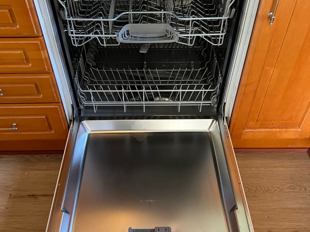 Billede 2 - Bosch opvaskemaskine under 2 år gammel