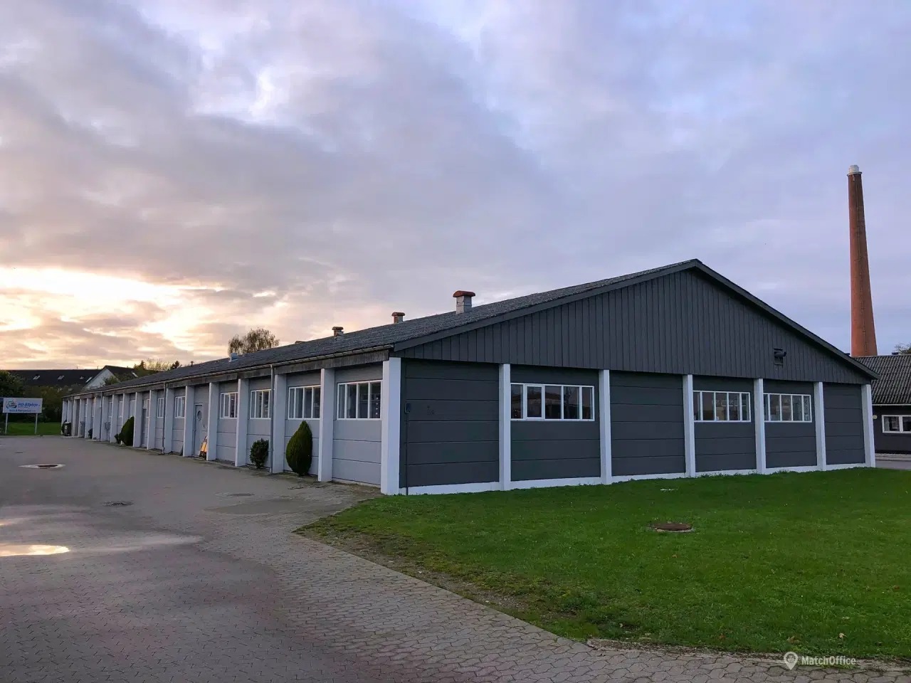 Billede 1 - Værksted - Lager - butik - kontor