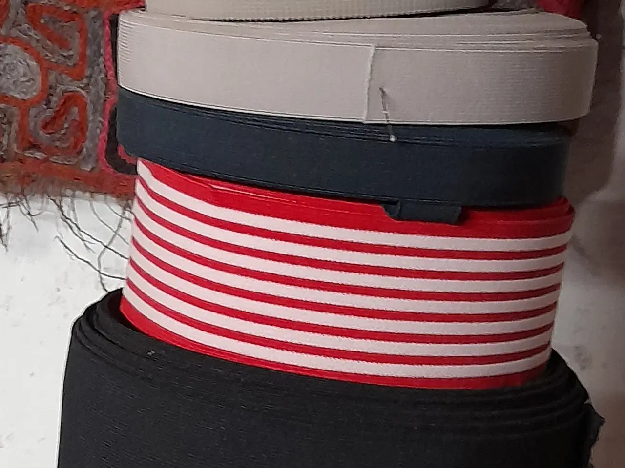 Billede 2 - Elastik på ruller både stribet og ensfarvet