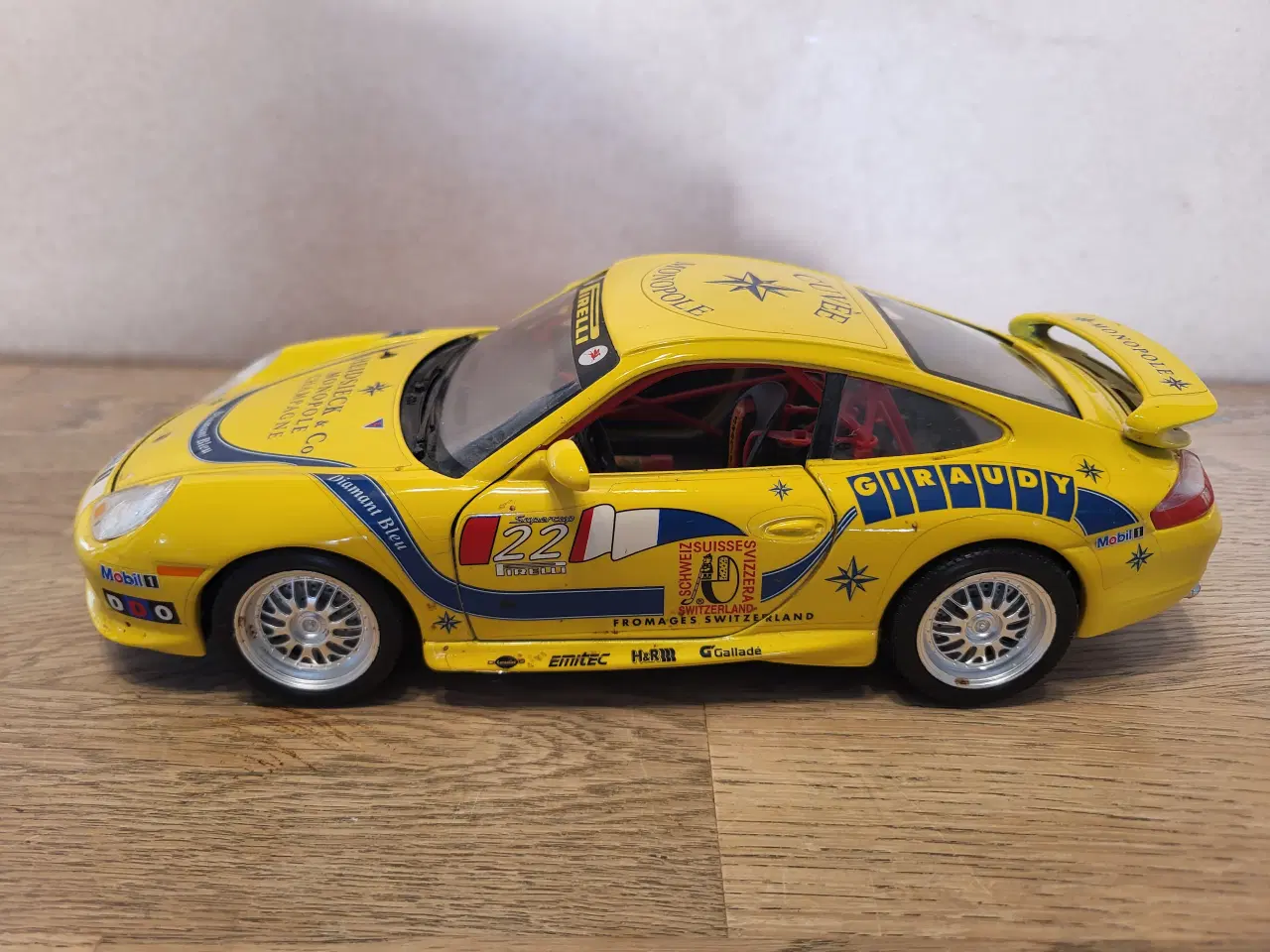 Billede 5 - Modelbiler 2 stk. 500 kr. 1:18