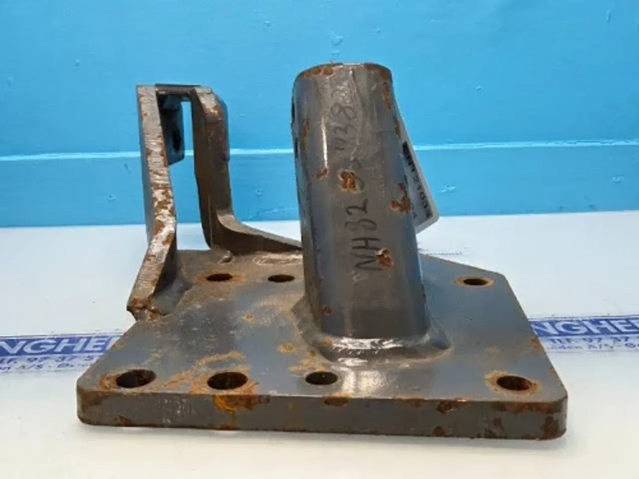 Billede 10 - New Holland TS110 Beslag R. 82007382