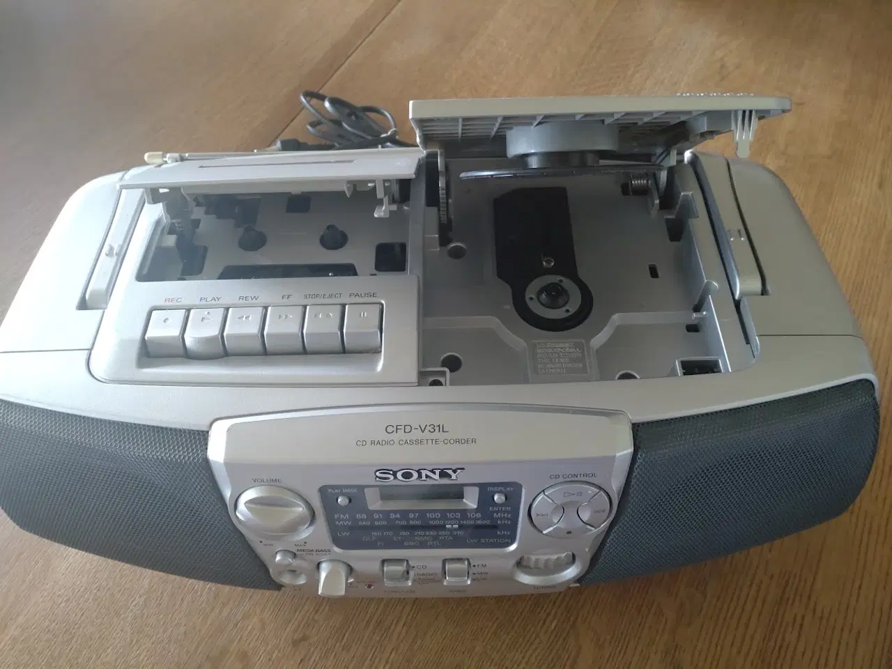 Billede 3 - SONY CFD-V31L TRANSPORTABEL RADIORECORDER