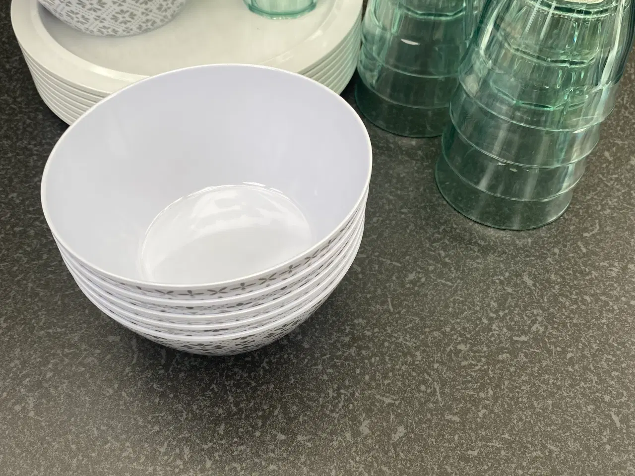 Billede 9 - Camping bord stole hynder tallerkener og glas 
